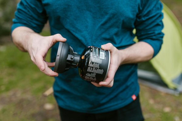 Comment découvrir les secrets des villages perchés en Provence en dehors des circuits touristiques?